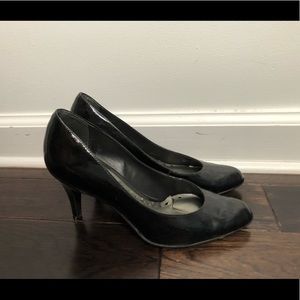BCBGirls patent leather black pumps size 5